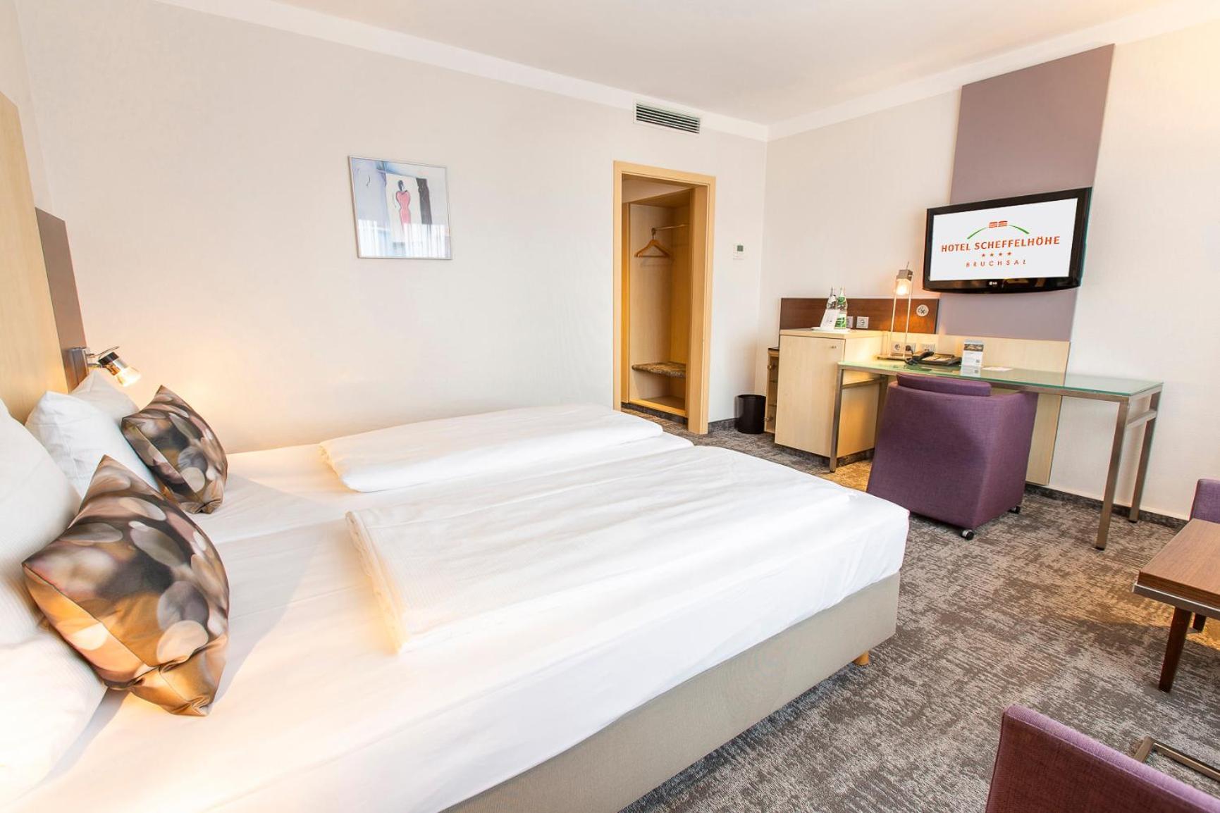 Hotel Scheffelhoehe Bruchsal Esterno foto