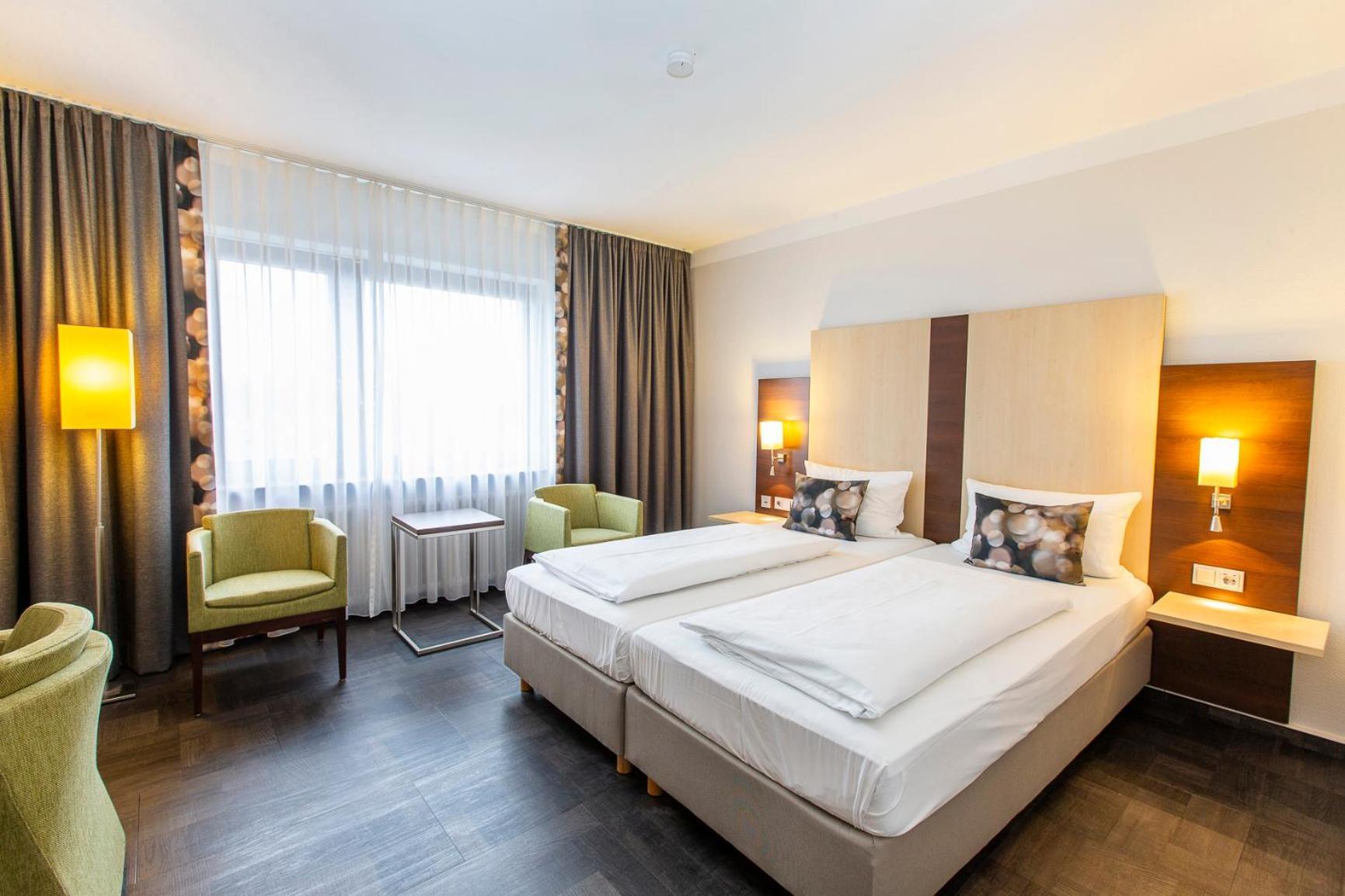 Hotel Scheffelhoehe Bruchsal Esterno foto