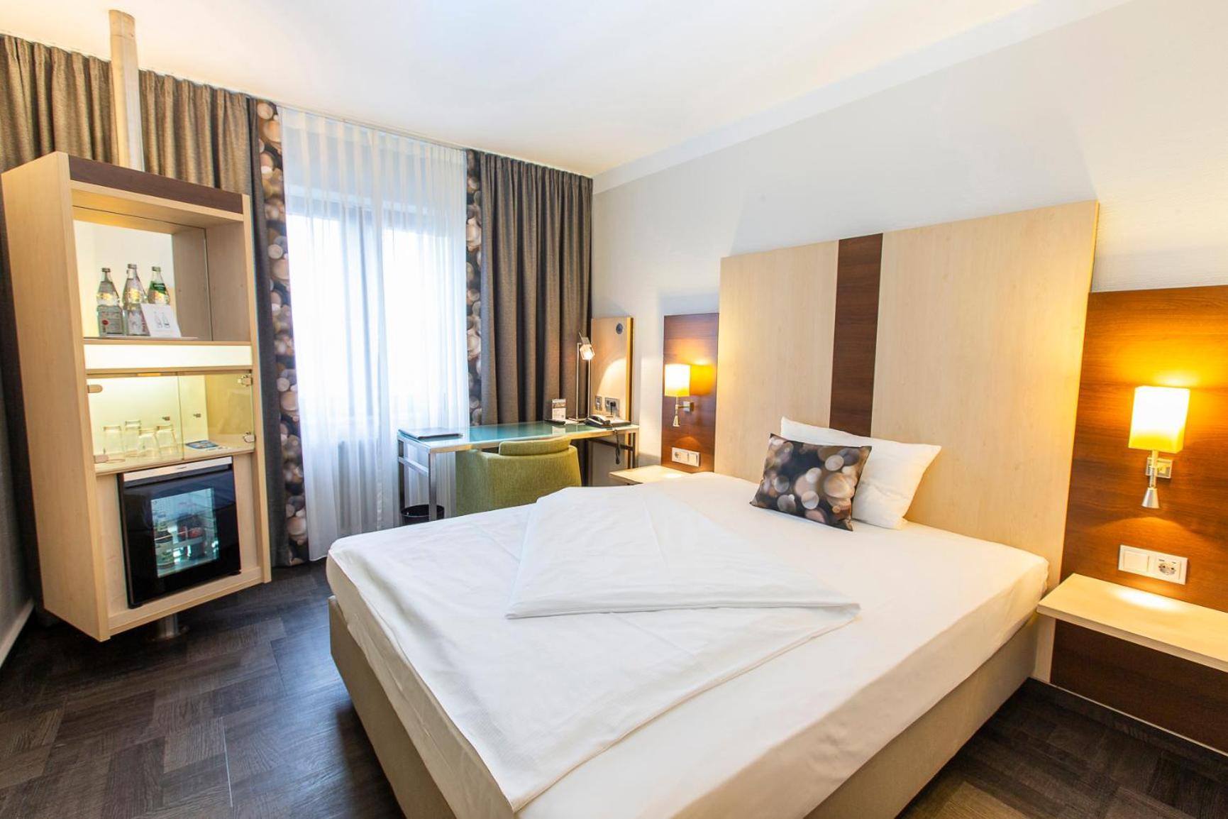 Hotel Scheffelhoehe Bruchsal Esterno foto