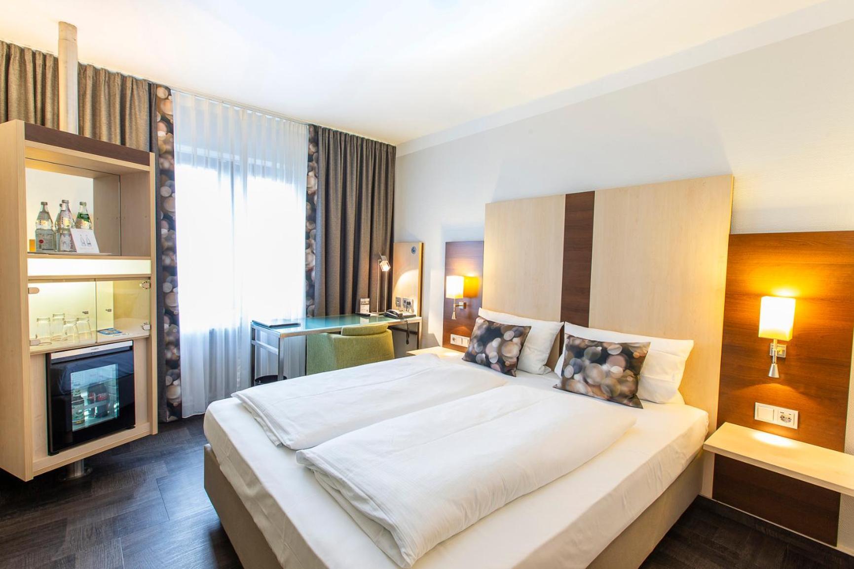 Hotel Scheffelhoehe Bruchsal Esterno foto