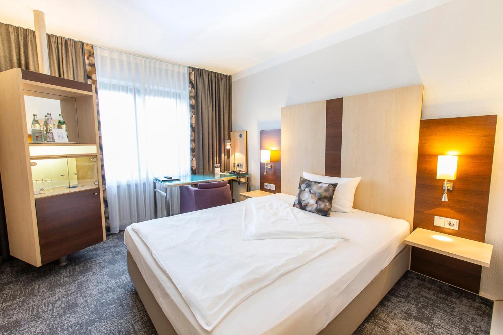 Hotel Scheffelhoehe Bruchsal Esterno foto