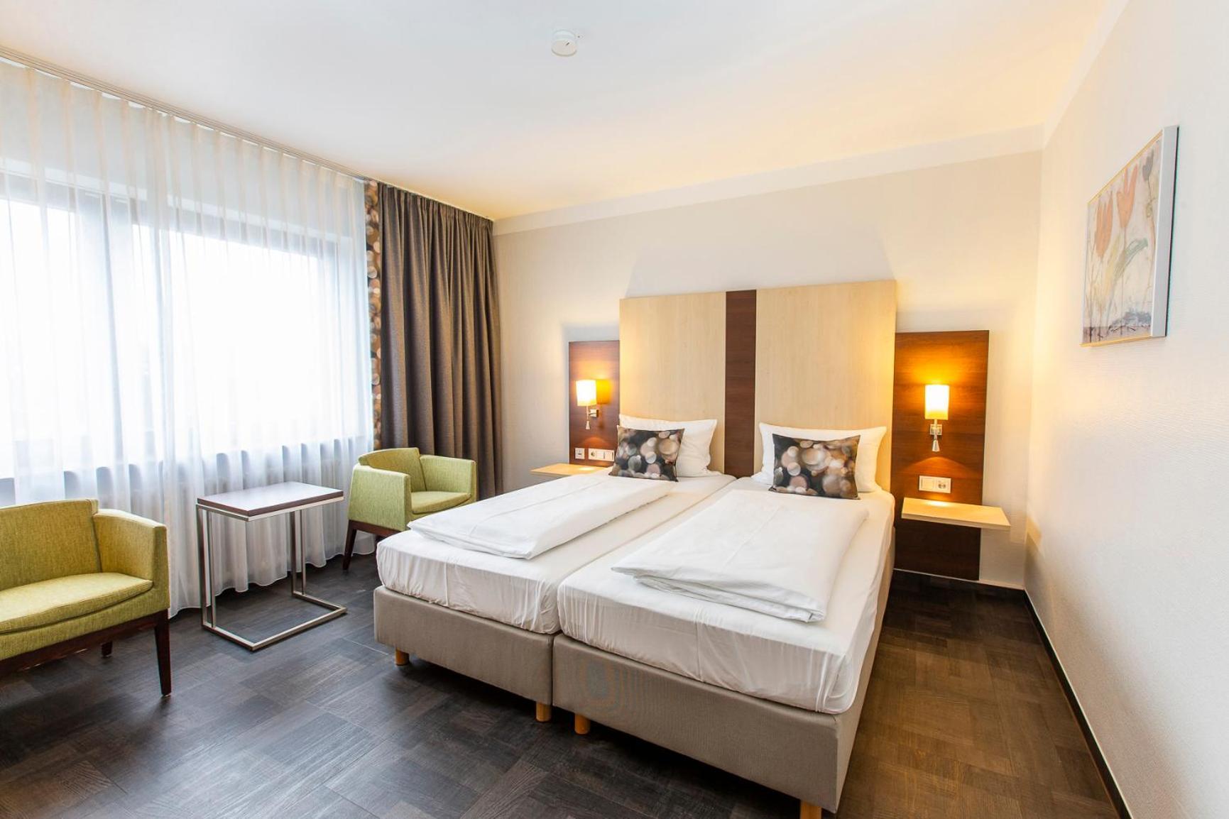 Hotel Scheffelhoehe Bruchsal Esterno foto