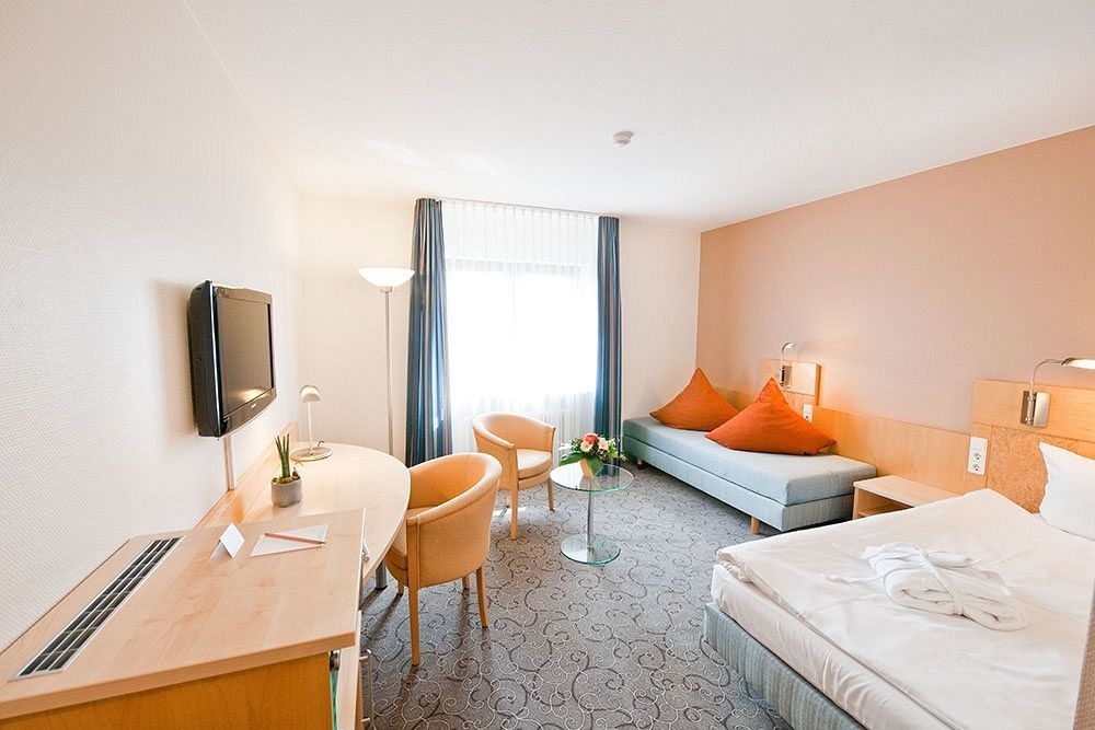 Hotel Scheffelhoehe Bruchsal Esterno foto
