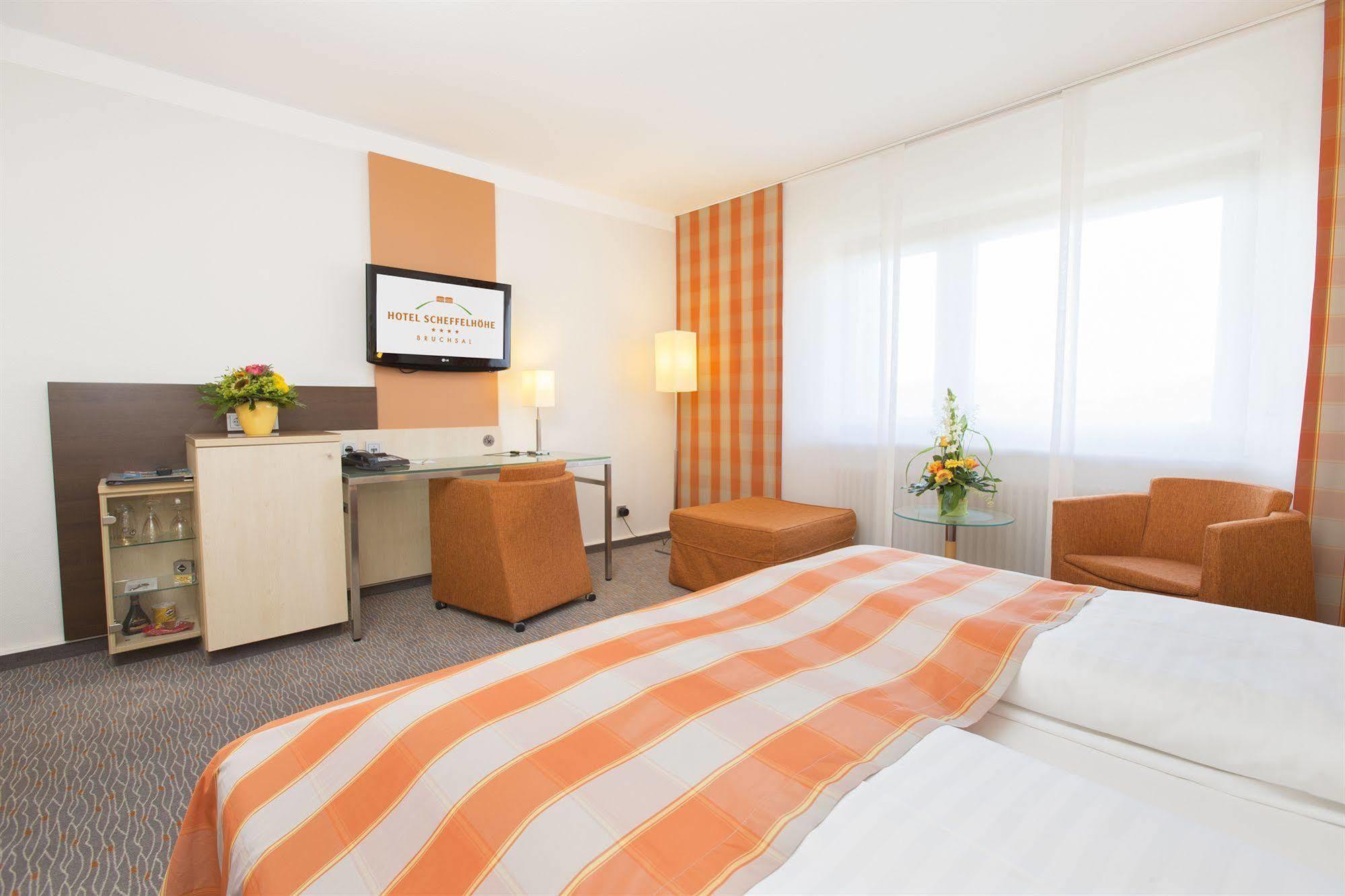 Hotel Scheffelhoehe Bruchsal Esterno foto
