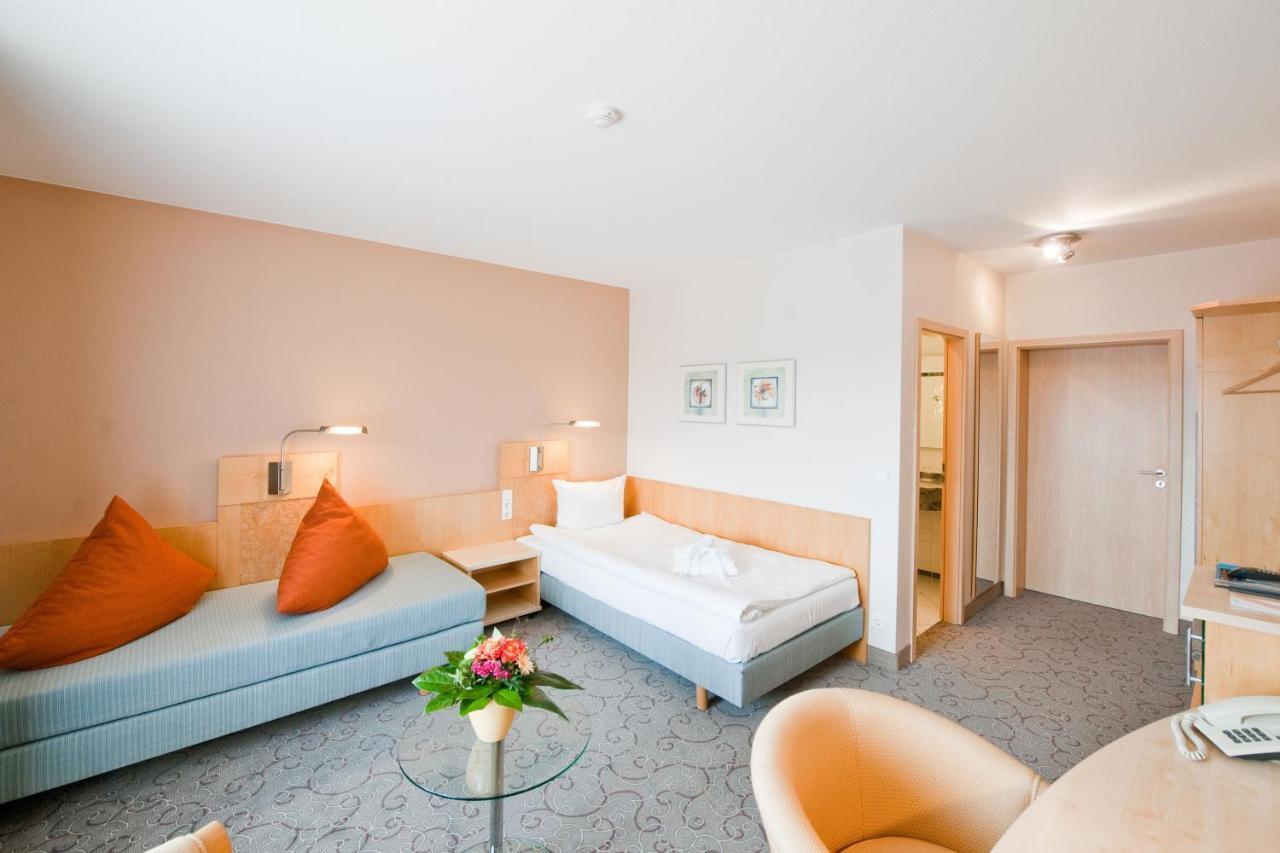 Hotel Scheffelhoehe Bruchsal Esterno foto